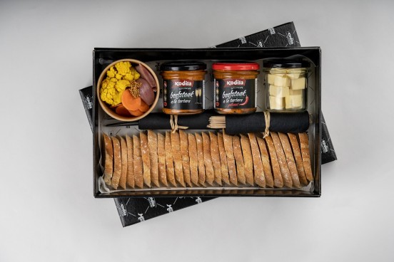 BOX BEEFSTEAK ALA TARTAR