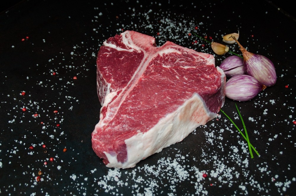 GOVEJI PORTERHOUSE STEAK - SUHO ZORJEN