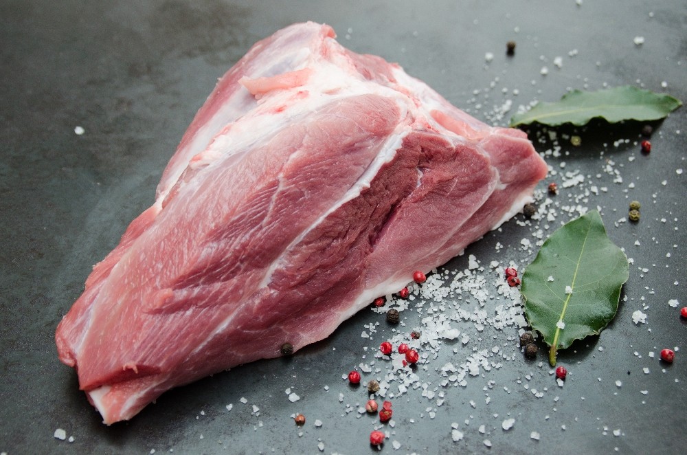 Svinjska pleča brez kosti