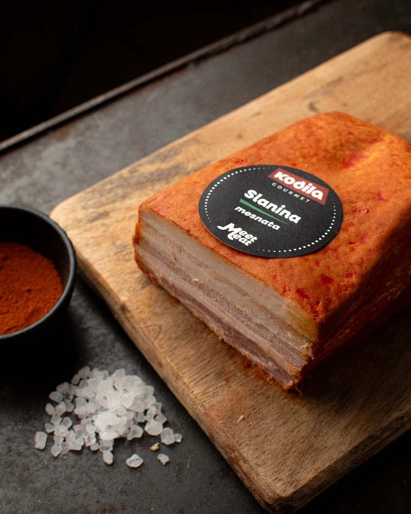 Slanina mesnata papricirana