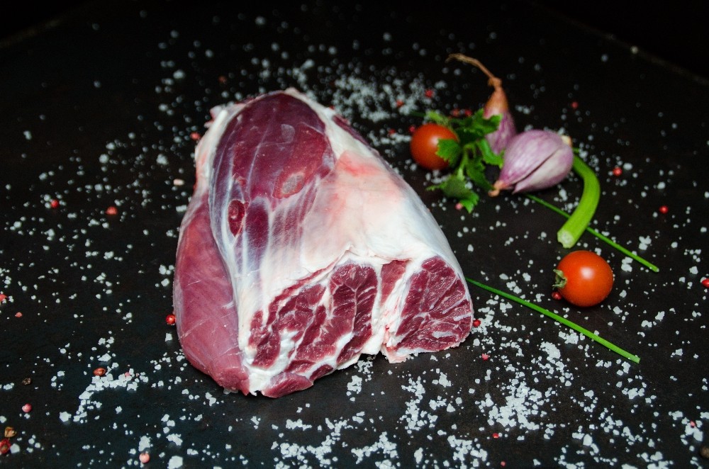 Goveja golenica brez kosti (III. kat.) bočnik