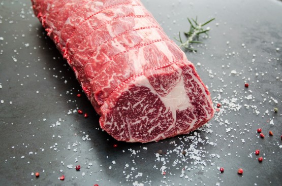 RIB EYE BREZ KOSTI - v kosu