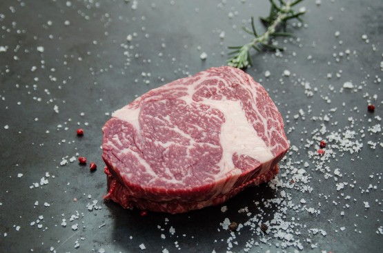 RIB EYE STEAK BREZ KOSTI